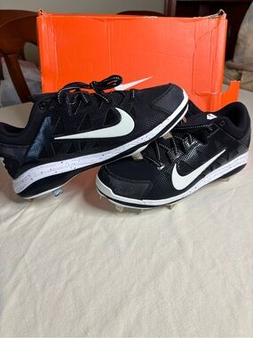 Nike Women’s Black & White Softball Cleats
